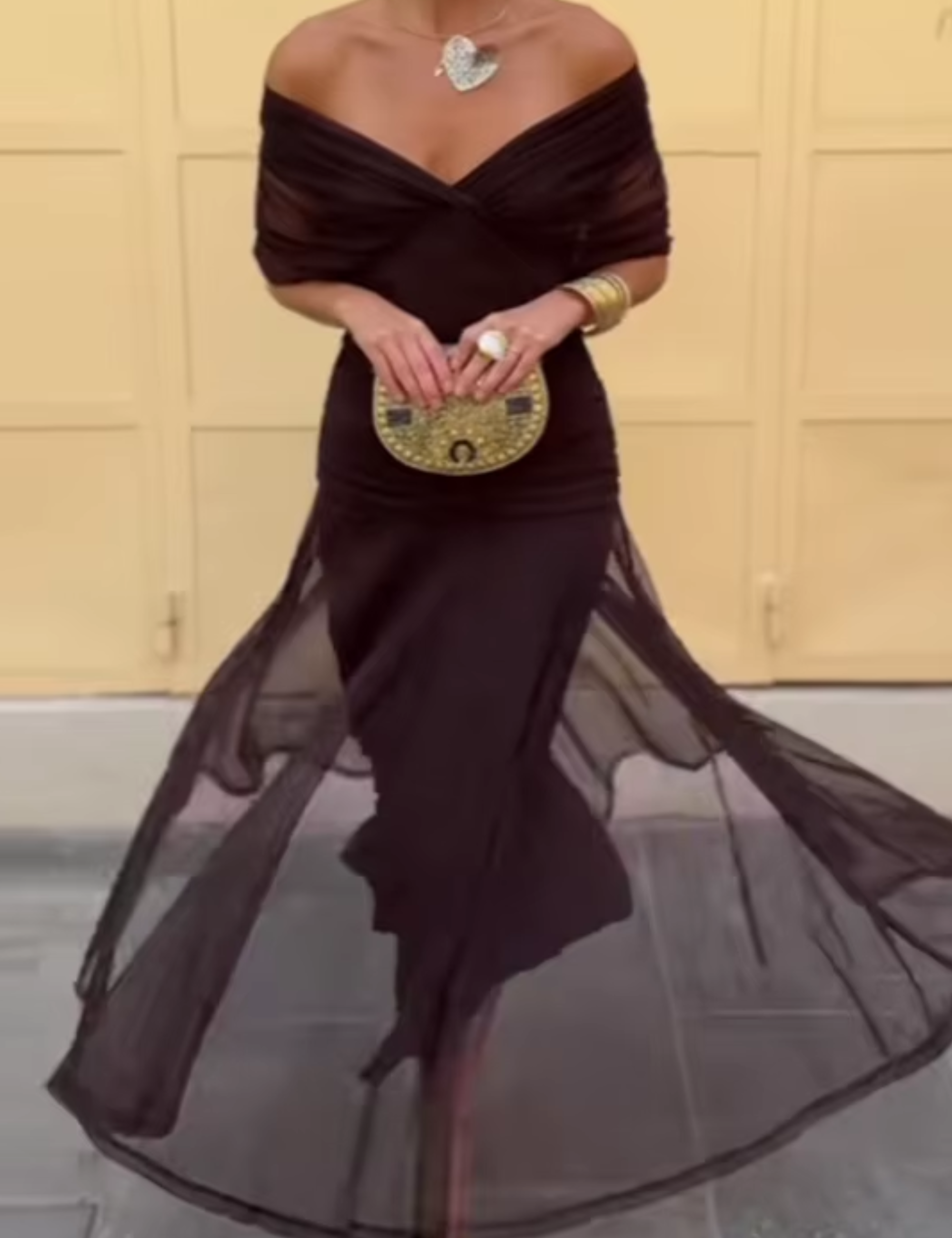 Louise | Elegancka Sukienka Maxi na Przyjęcie z Dekoltem w Serek